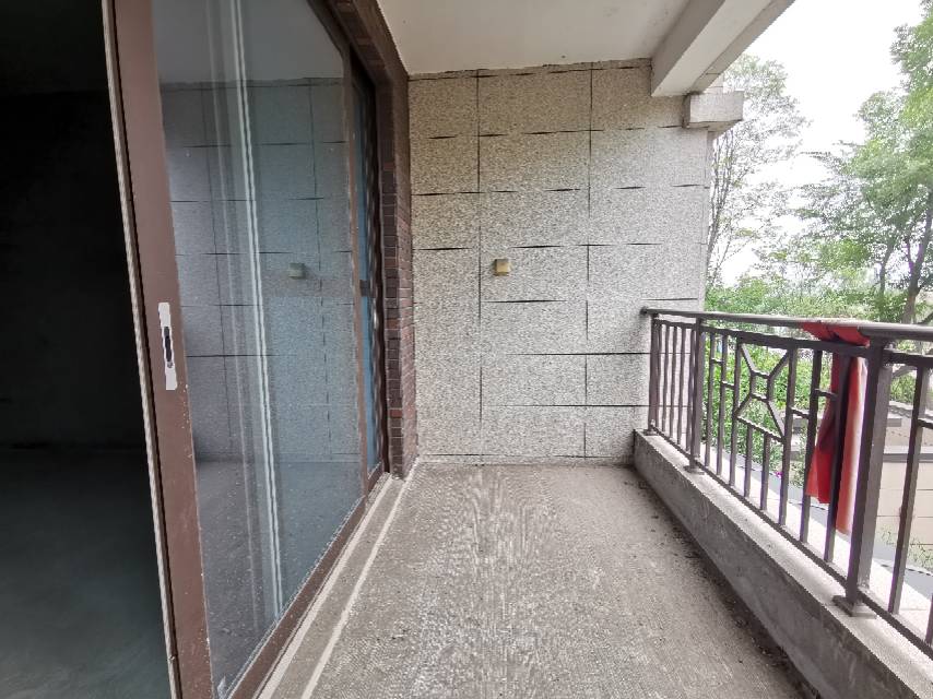 绵阳溪涪和院，3室2厅2卫，127㎡，毛坯，售价98万 绵阳二手房