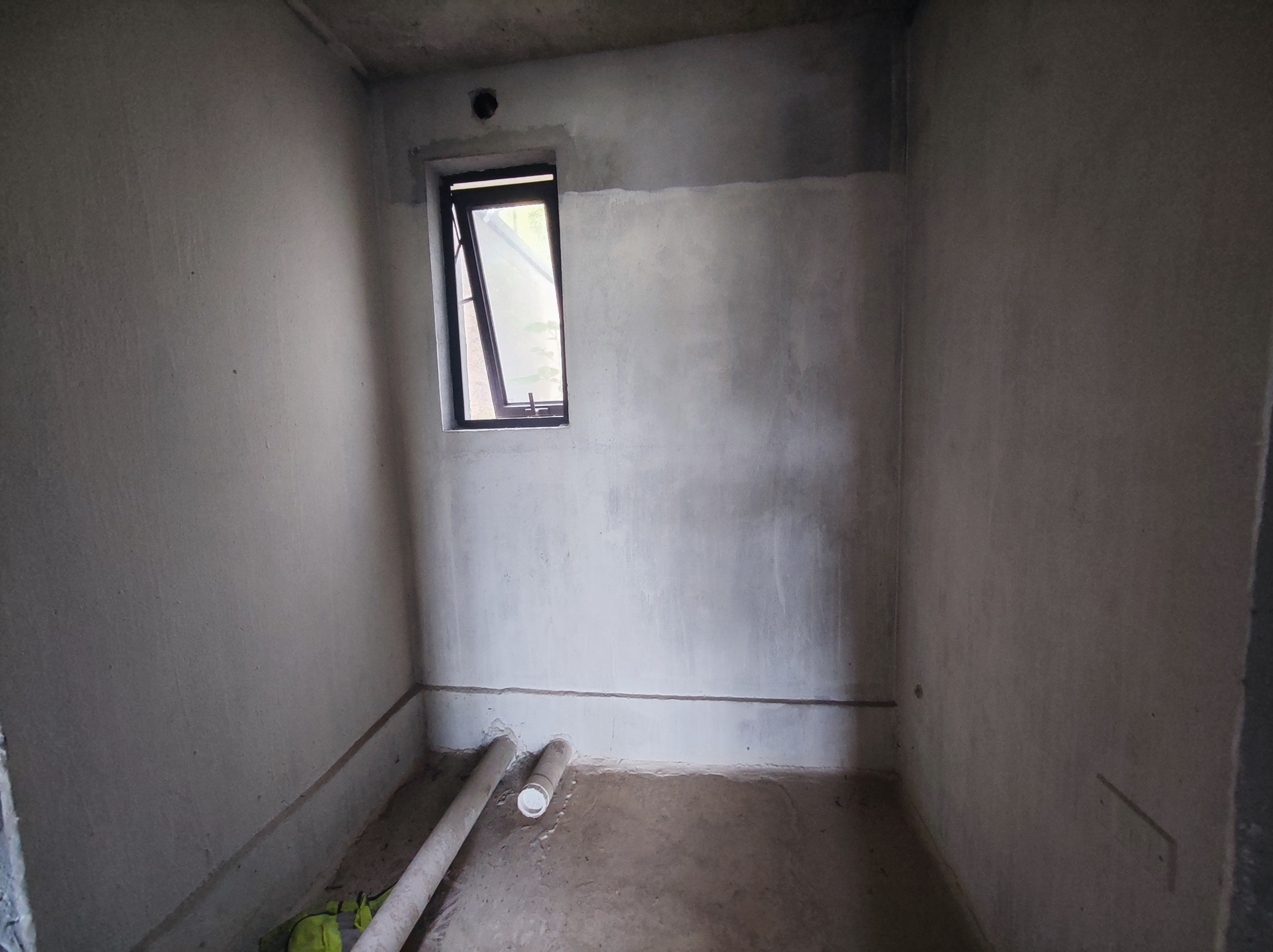 绵阳一楼带花园，4室2厅2卫，129.00㎡，毛坯，售价83.5万 绵阳二手房