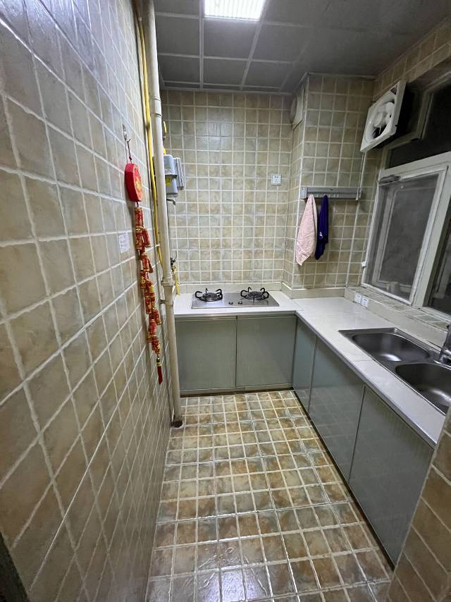 绵阳金和大厦，1室1厅1卫，47㎡，租金1300元/月 绵阳租房