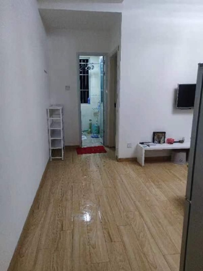 花园片区 海珂三千城一房1200元/月