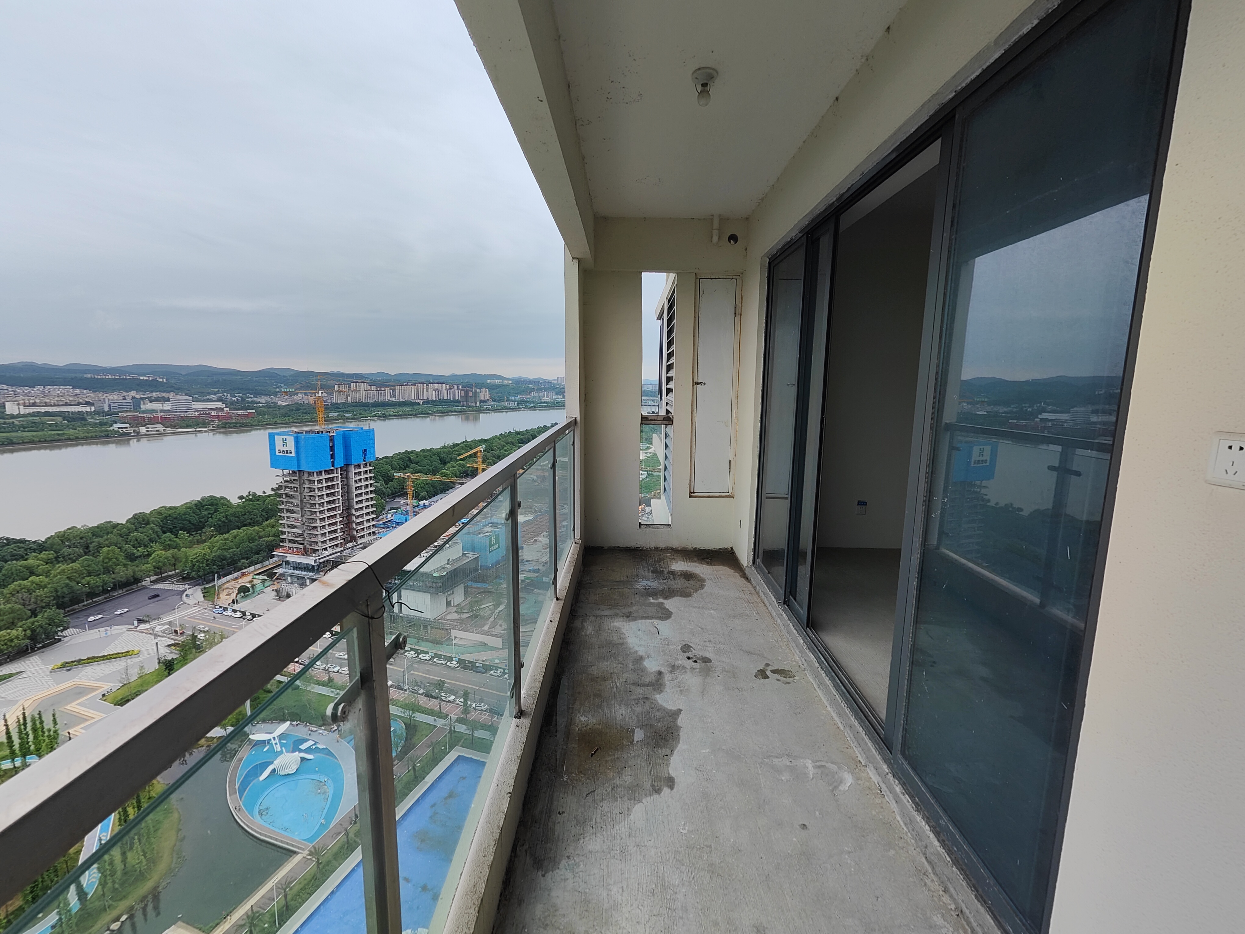绵阳全景江景房 | 卖一套少一套 | 稀缺130多平的四叶草户型 | 万达三江启航 | 实景现房 绵阳二手房