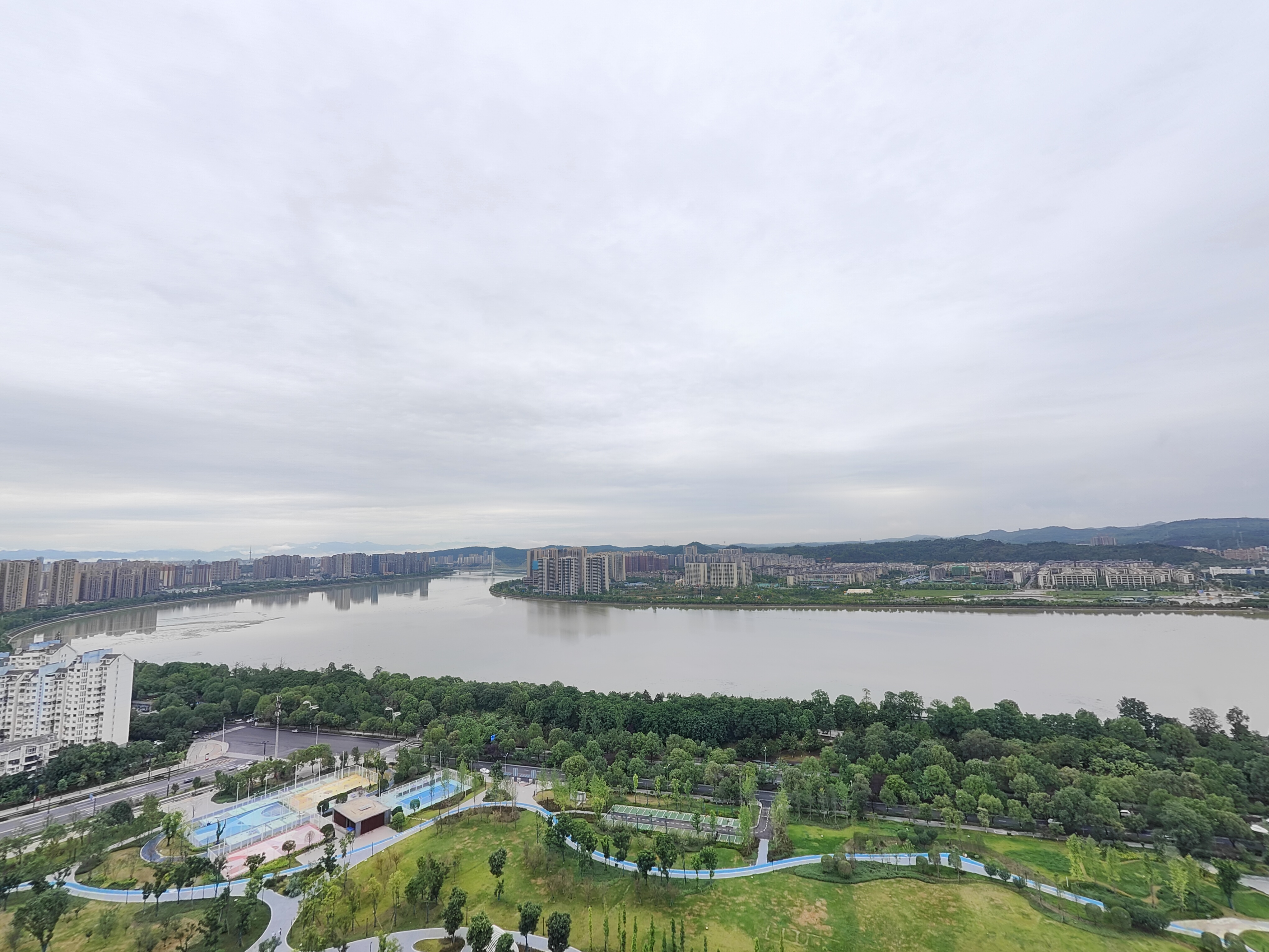 绵阳全景江景房 | 卖一套少一套 | 稀缺130多平的四叶草户型 | 万达三江启航 | 实景现房 绵阳二手房