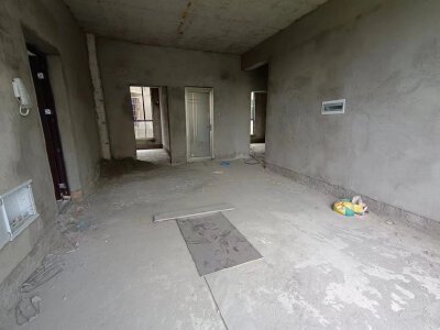 小岛社区，3室2厅2卫，91.05㎡，售价49.00万