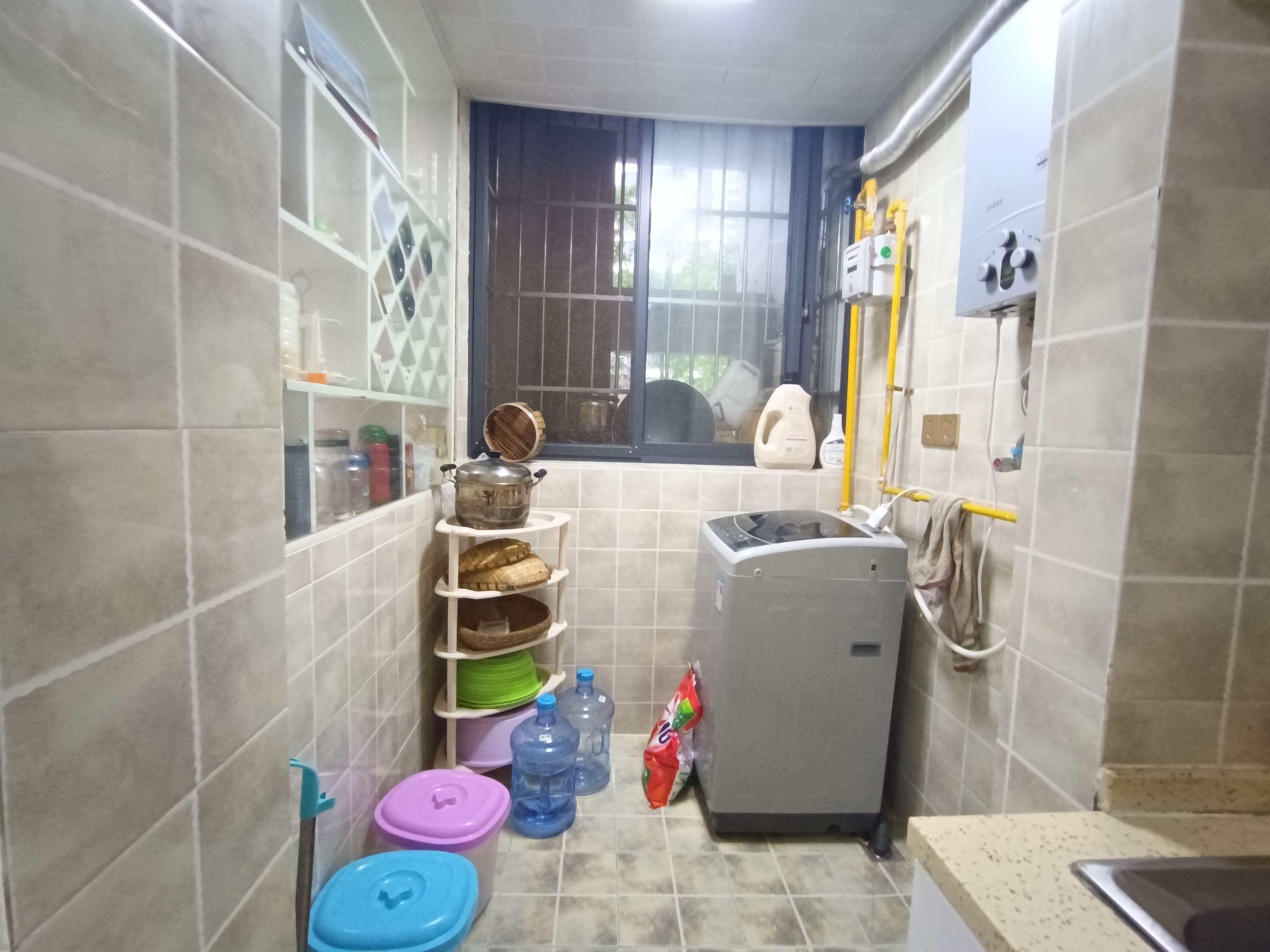 绵阳嘉来涪滨印象，4室2厅2卫，158.00㎡，普装，售价115.00万 绵阳二手房