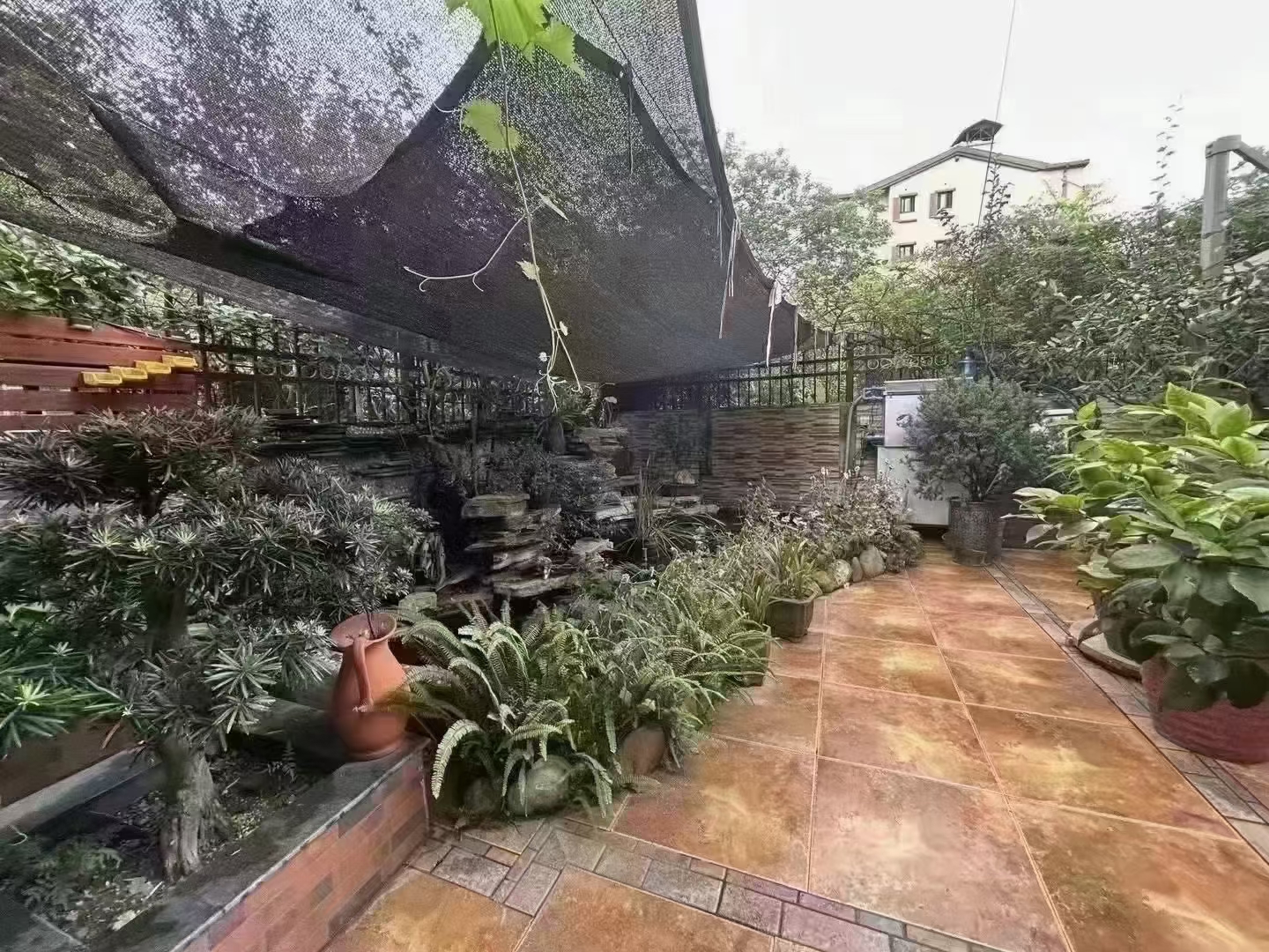 绵阳卢卡美郡.一楼带200平花园.美式复古风格.精装5室.直接入住 绵阳二手房