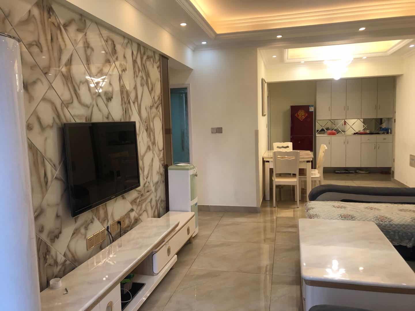 绵阳金桥银座，3室2厅1卫，93㎡，租金2100元/月 绵阳租房