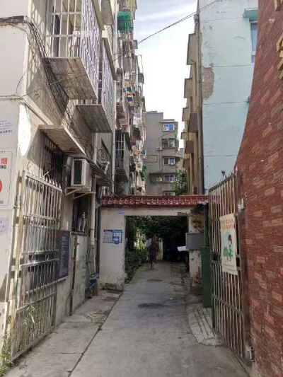 绵州路南段255号，2室2厅1卫，61.6㎡，简装，售价20万