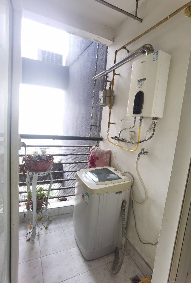 绵阳花园片区 蓝澳岛两房1100元/月 绵阳租房