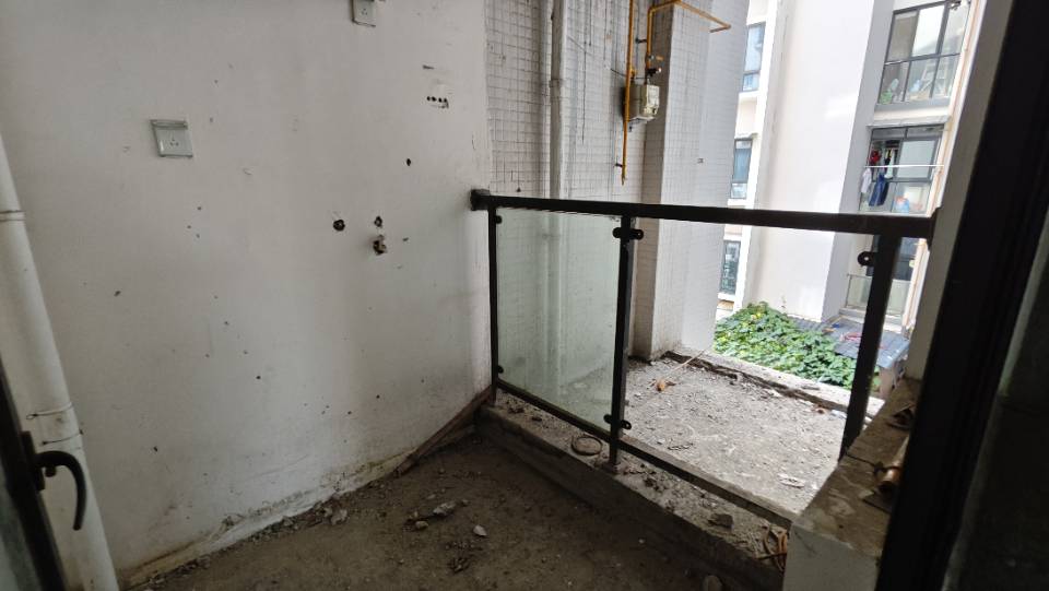 绵阳尚文苑，4室2厅2卫，125.00㎡，毛坯，售价95万 绵阳二手房