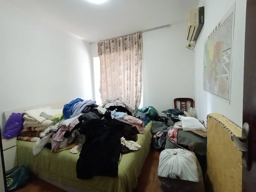绵阳九洲家园，3室2厅2卫，135㎡，售价72万 绵阳二手房