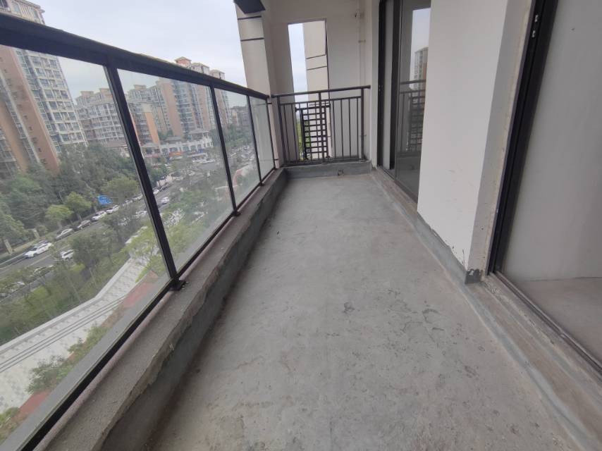 绵阳新亚锦云澜，4室2厅2卫，117㎡，毛坯，售价115万 绵阳二手房