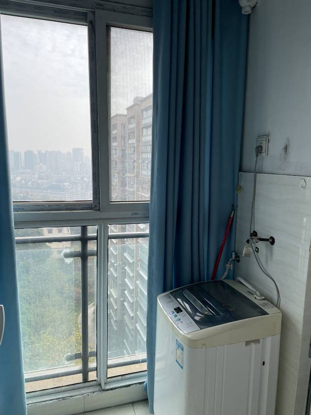 绵阳海珂三千城，1室1厅1卫，32㎡，租金1100.00元/月 绵阳租房