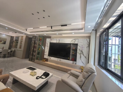 新华书店家属区，4室2厅1卫，101㎡，售价66万