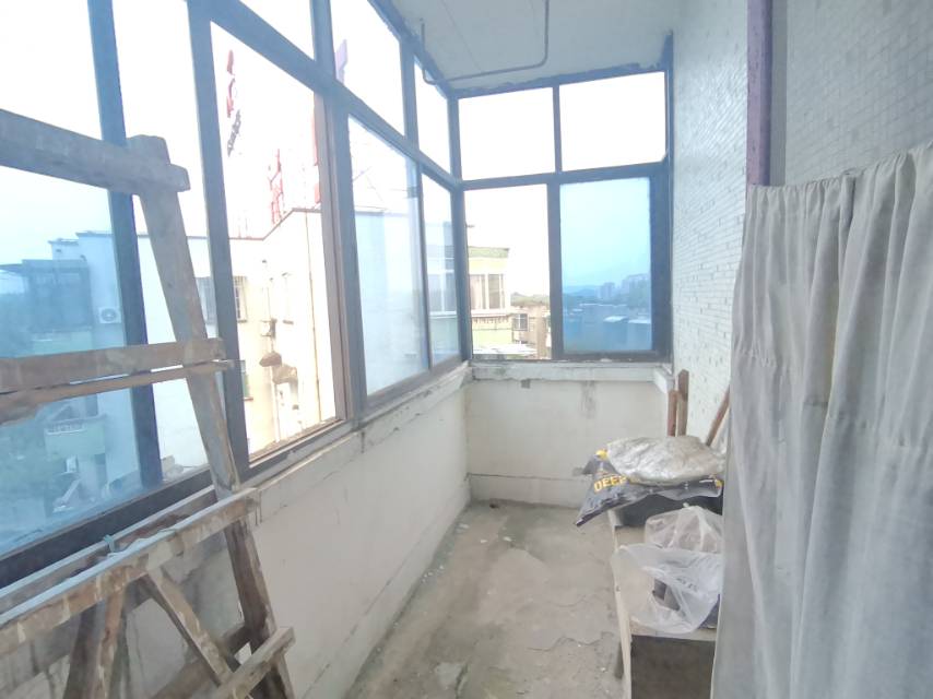 绵阳756家属区，2室1厅1卫，54㎡，普装，租金700元/月 绵阳租房