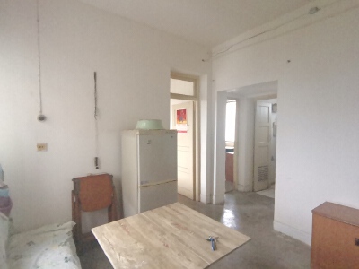 756家属区，2室1厅1卫，54㎡，普装，租金700元/月