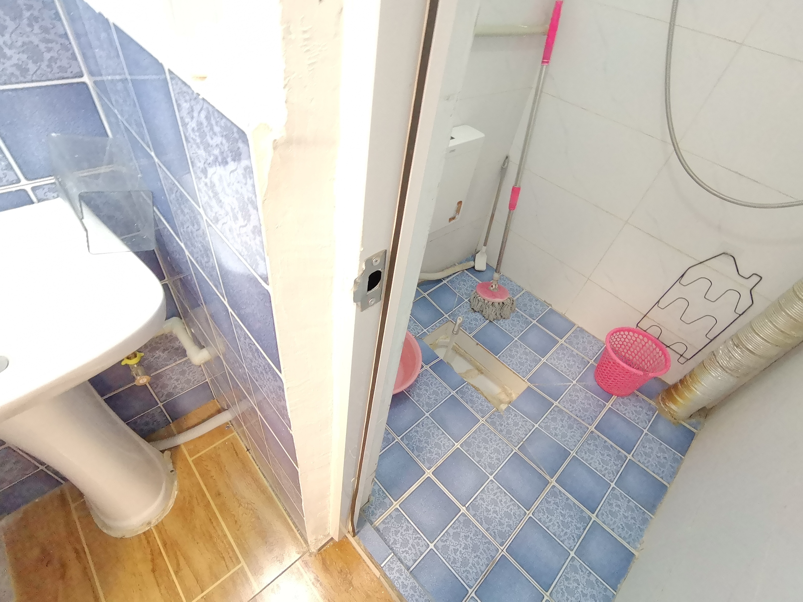 绵阳756家属区，2室1厅1卫，54㎡，普装，租金1200元/月 绵阳租房