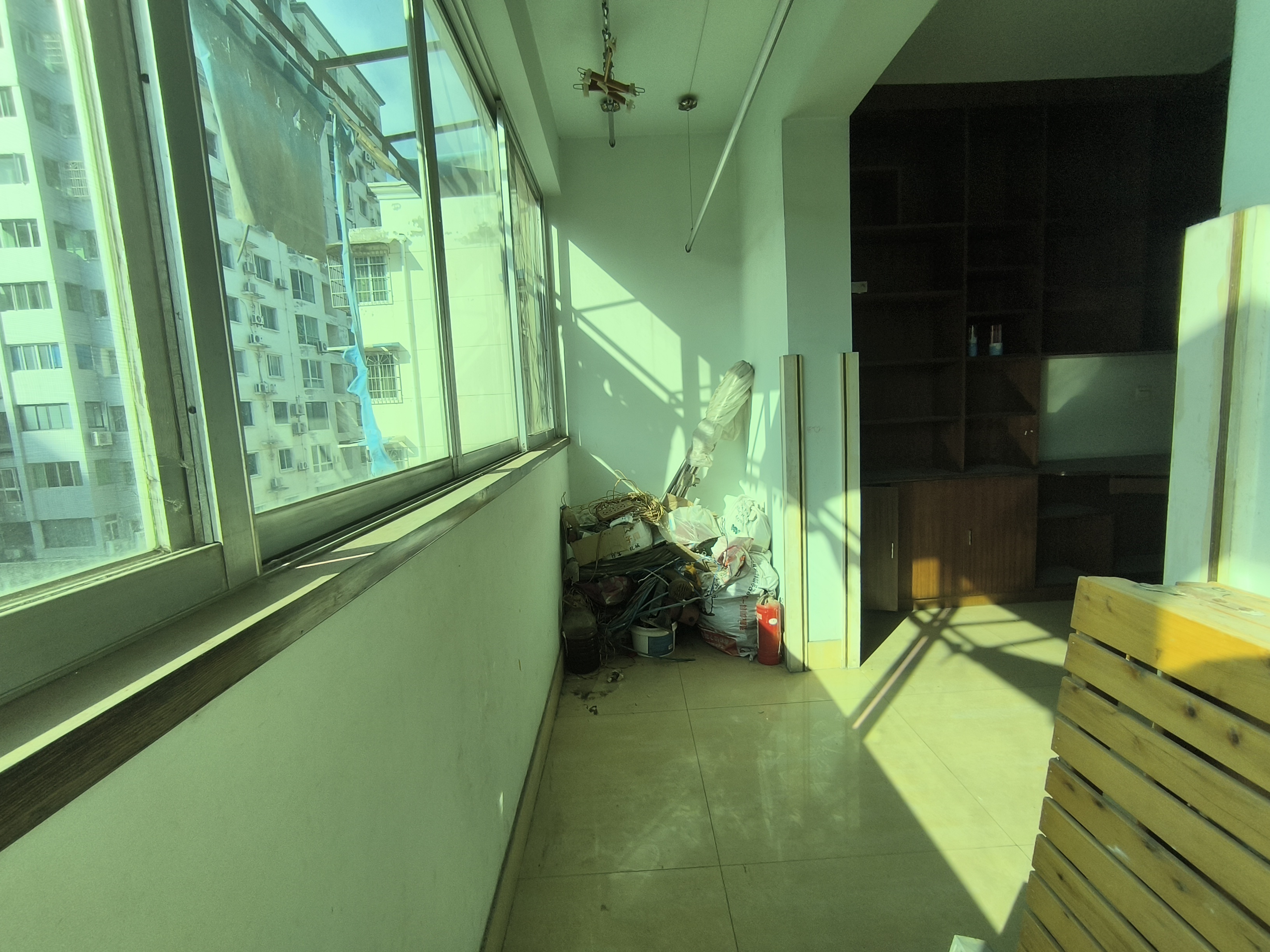 绵阳佳辉花园，4室3厅2卫，189㎡，售价91万 绵阳二手房