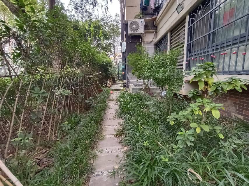 绵阳树高卡地亚B区，3室2厅2卫，108.00㎡，精装，售价105万 绵阳二手房