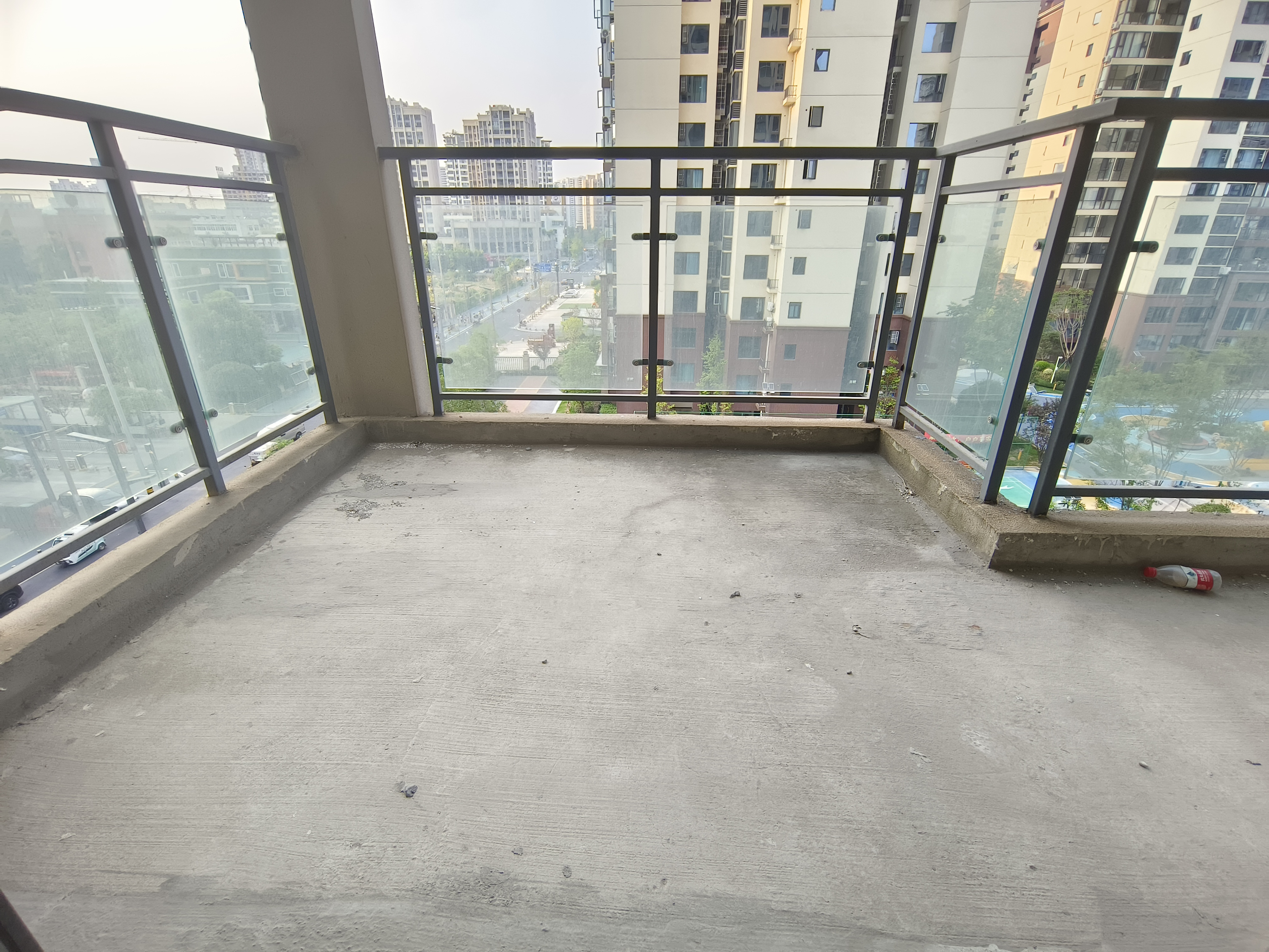 绵阳金和天府，3室2厅1卫，87.67㎡，毛坯，租金2000元/月 绵阳租房
