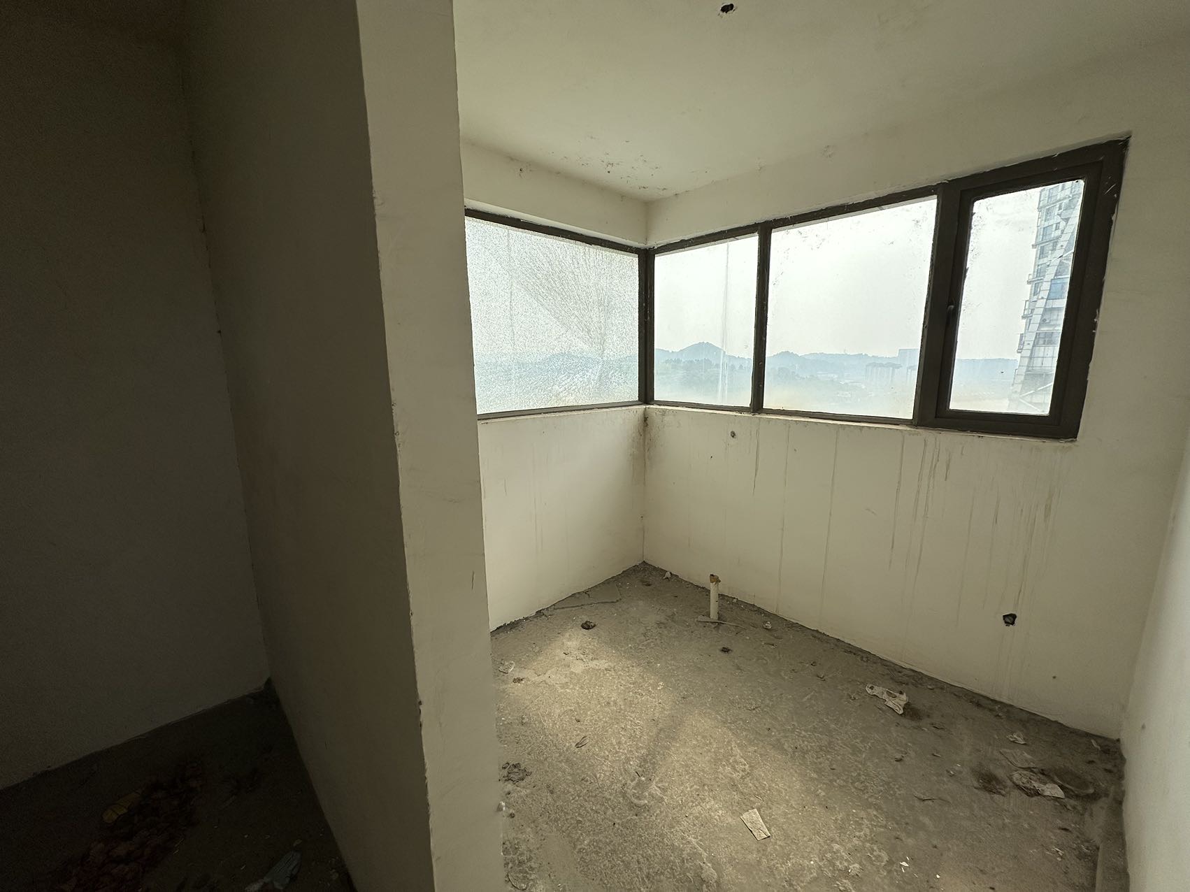 绵阳富临桃花岛，5室2厅2卫，300.00㎡，售价300.00万 绵阳二手房