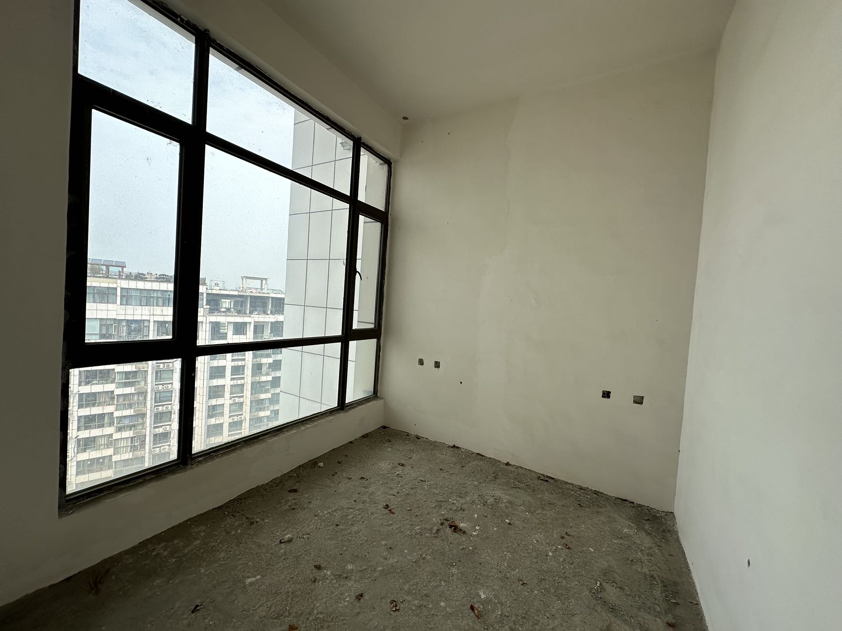 绵阳富临桃花岛，5室2厅2卫，300.00㎡，售价300.00万 绵阳二手房