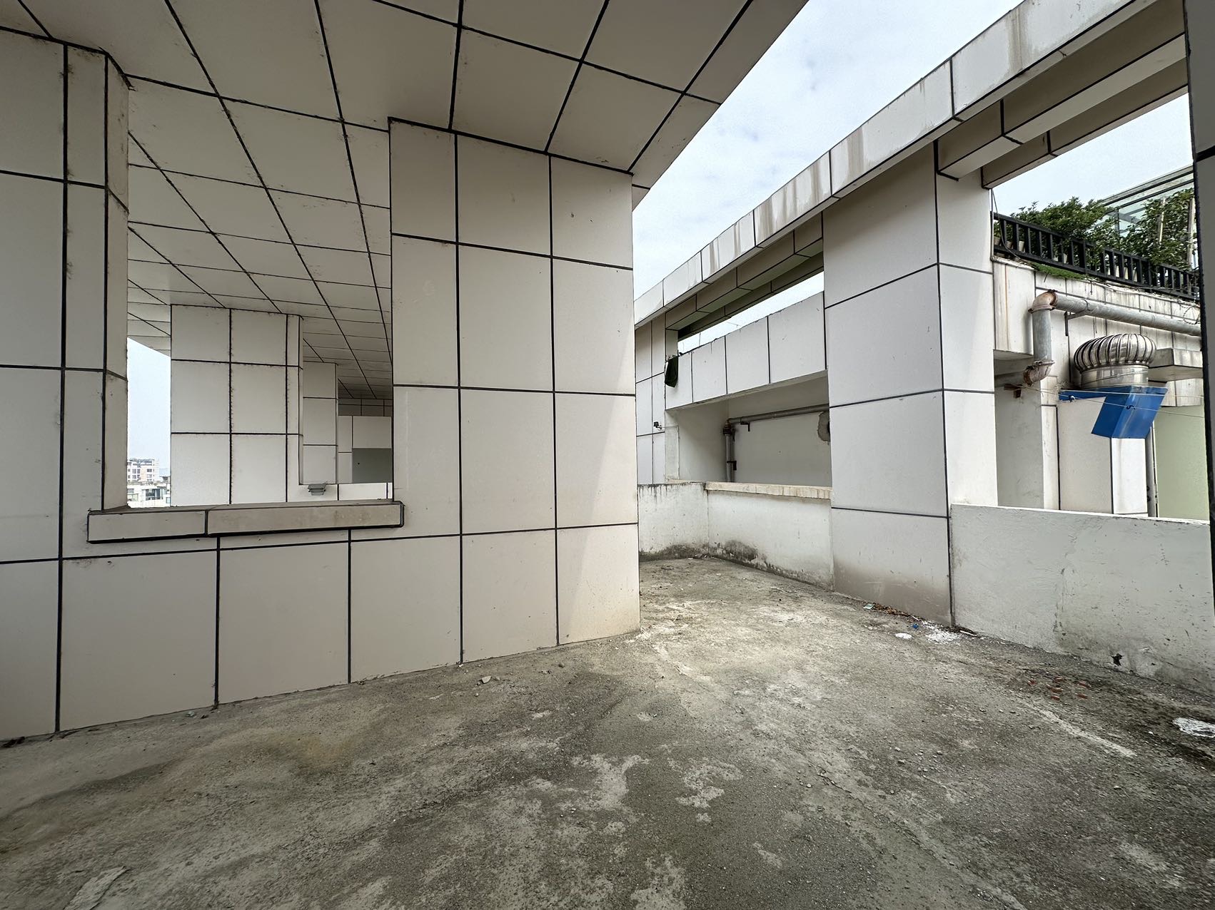 绵阳富临桃花岛，5室2厅2卫，300.00㎡，售价300.00万 绵阳二手房
