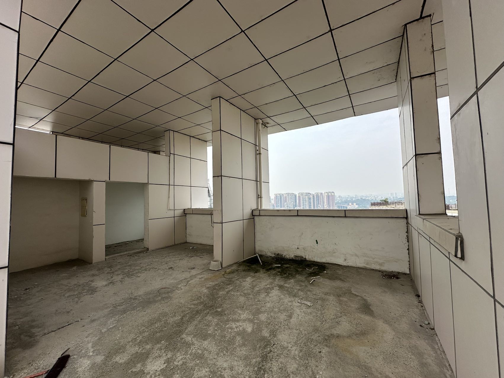 绵阳富临桃花岛，5室2厅2卫，300.00㎡，售价300.00万 绵阳二手房