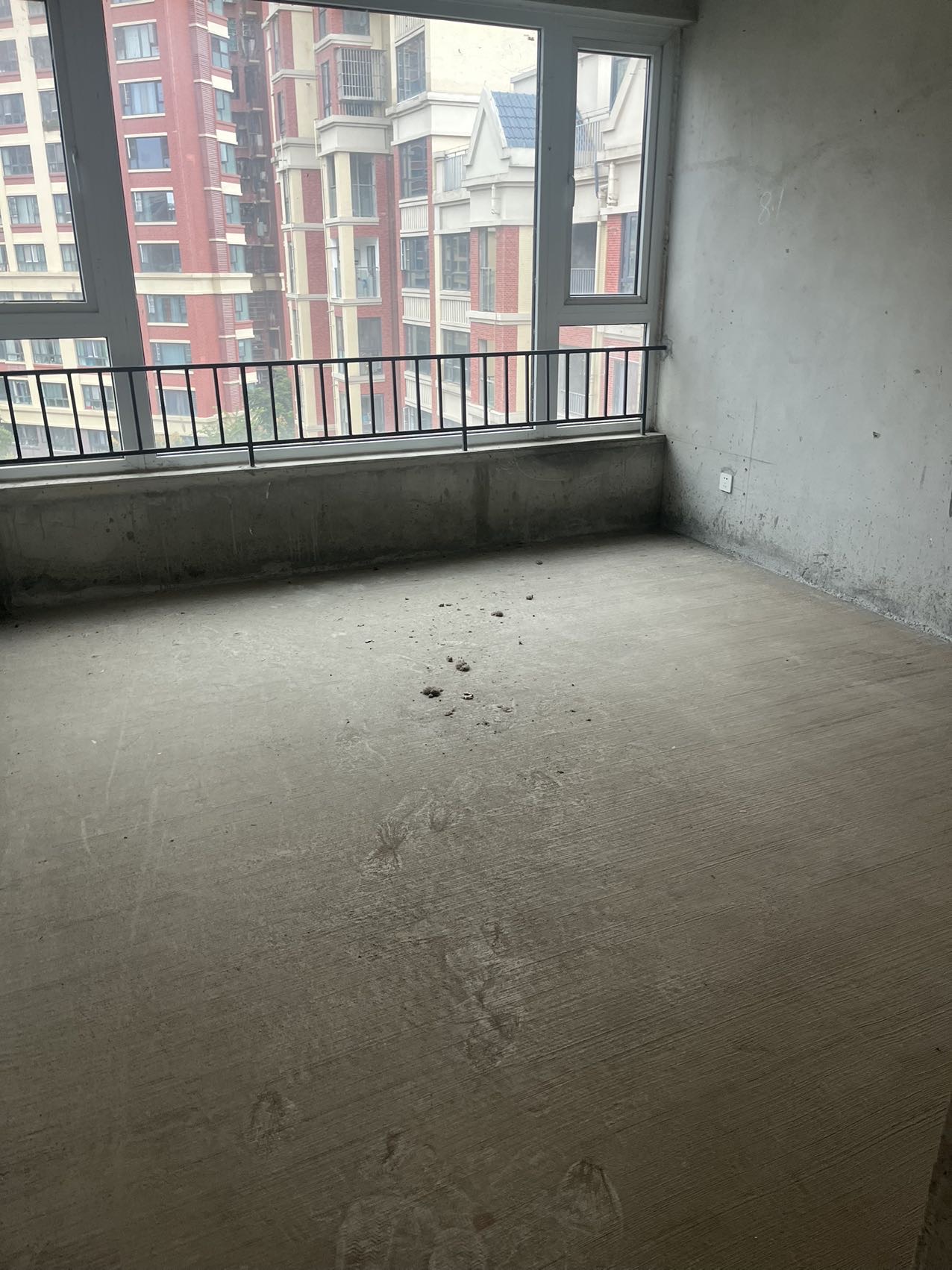 绵阳三汇英郡，5室2厅2卫，95.5㎡，毛坯，售价169万 绵阳二手房
