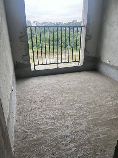 三汇英郡，5室2厅2卫，95.5㎡，毛坯，售价169万