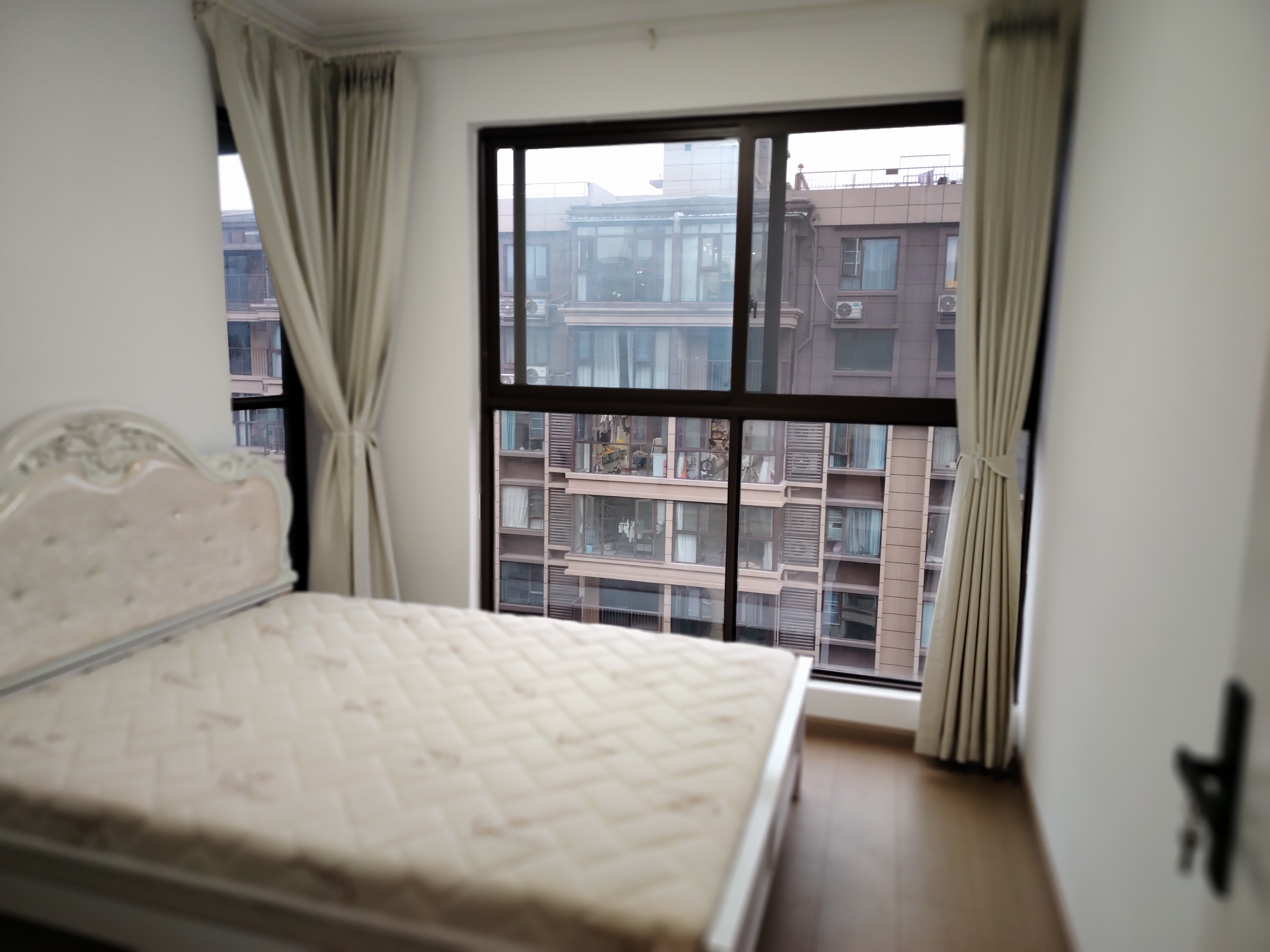 绵阳中梁御府，4室2厅2卫，120㎡，精装，租金2000.00元/月 绵阳租房