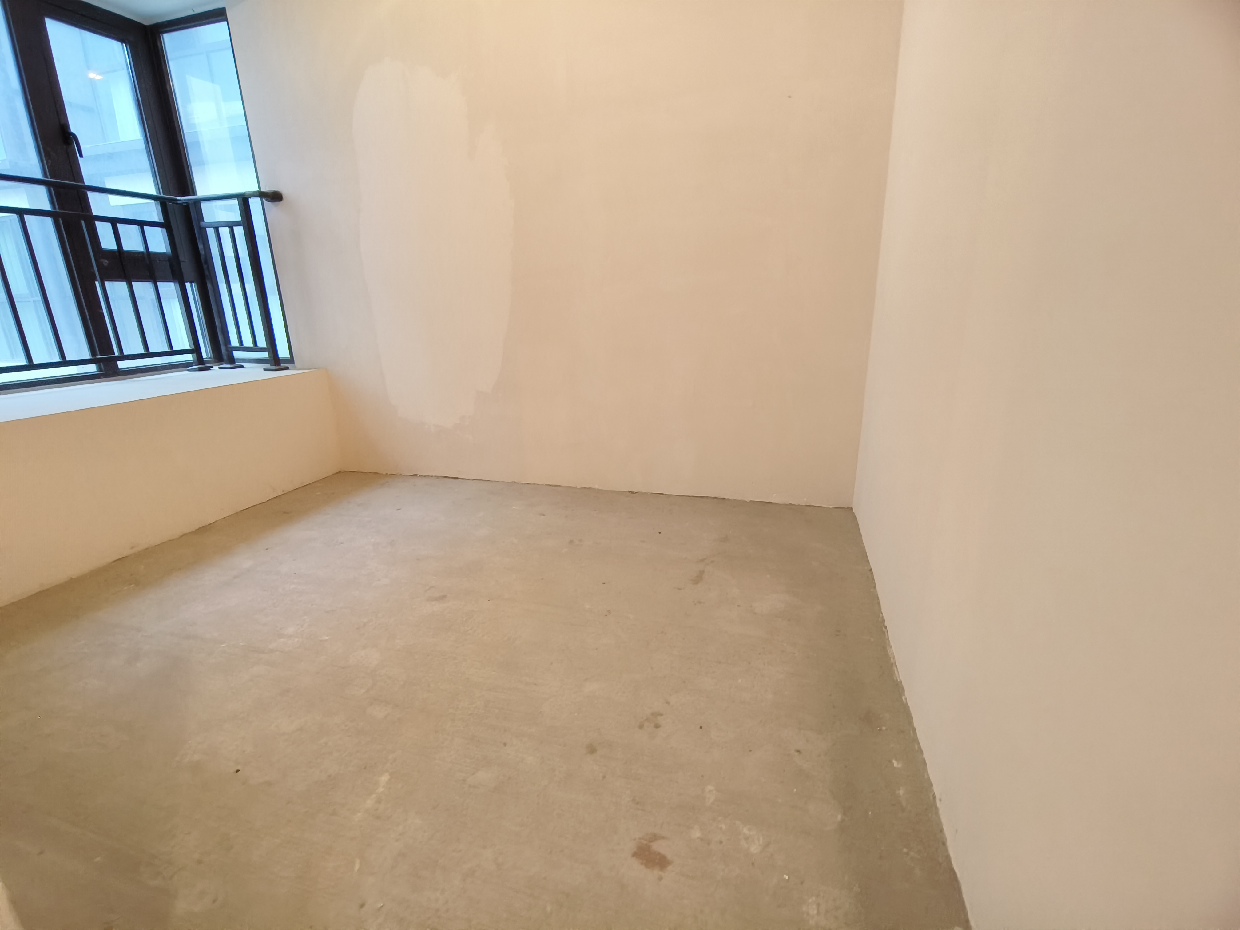 绵阳西城君悦华府，3室2厅2卫，105㎡，毛坯，售价93万 绵阳二手房