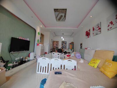 温馨两居 电梯小高层  拎包入住