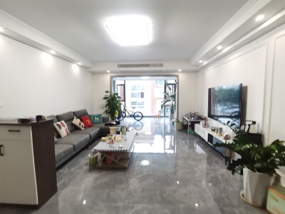 东辰对面.阳光清华A区.大平层.精装大套四.直接入住.