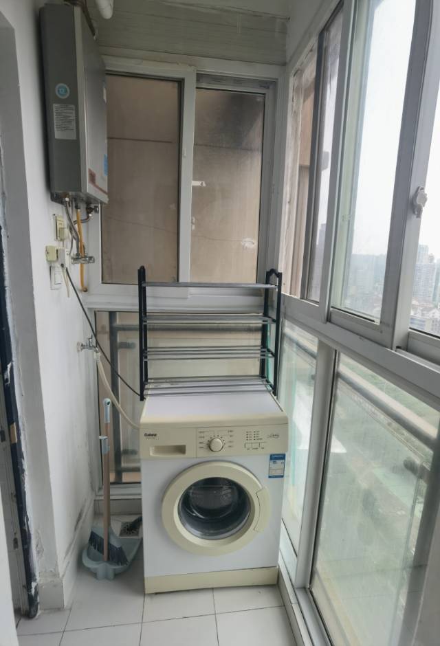 绵阳涪城区花园片区海珂三千城1房29.5平米1100元/月 绵阳租房