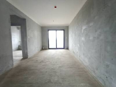 朗基天域，3室2厅1卫，79㎡，毛坯，售价59.8万