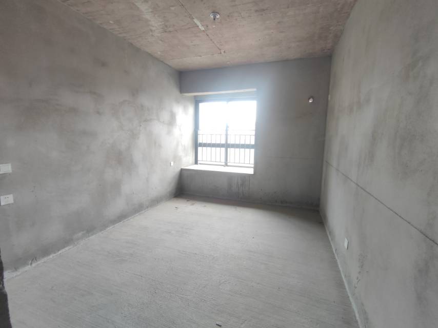 绵阳人工湖旁.顶跃带露台花园.清水5室.三连跃.有车位.视野开阔 绵阳二手房