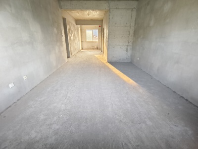 4千多 电梯洋房5楼 总高6层 次新小区 南湖板块万达旁 核心商圈