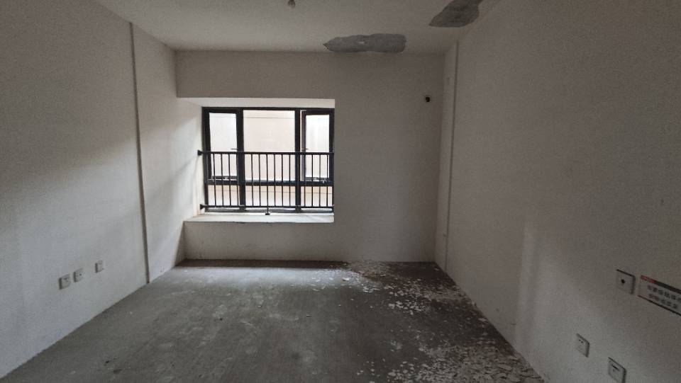 绵阳华润紫云府，3室2厅2卫，118㎡，毛坯，售价105万 绵阳二手房
