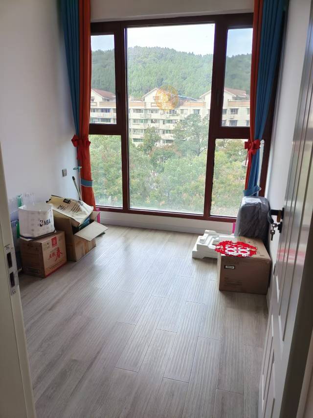 绵阳利奥·观澜盛景，4室2厅2卫，145㎡，精装，租金2000元/月 绵阳租房
