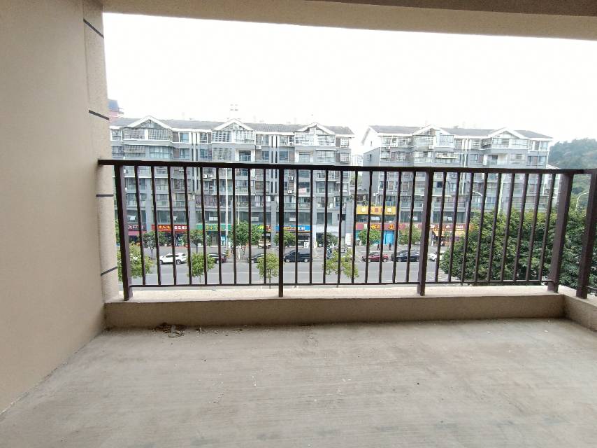 绵阳中梁御府，3室2厅2卫，101.00㎡，毛坯，售价65万 绵阳二手房