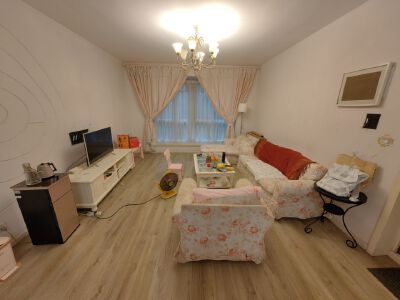 小岛花园二期，3室2厅2卫，127㎡，售价88万