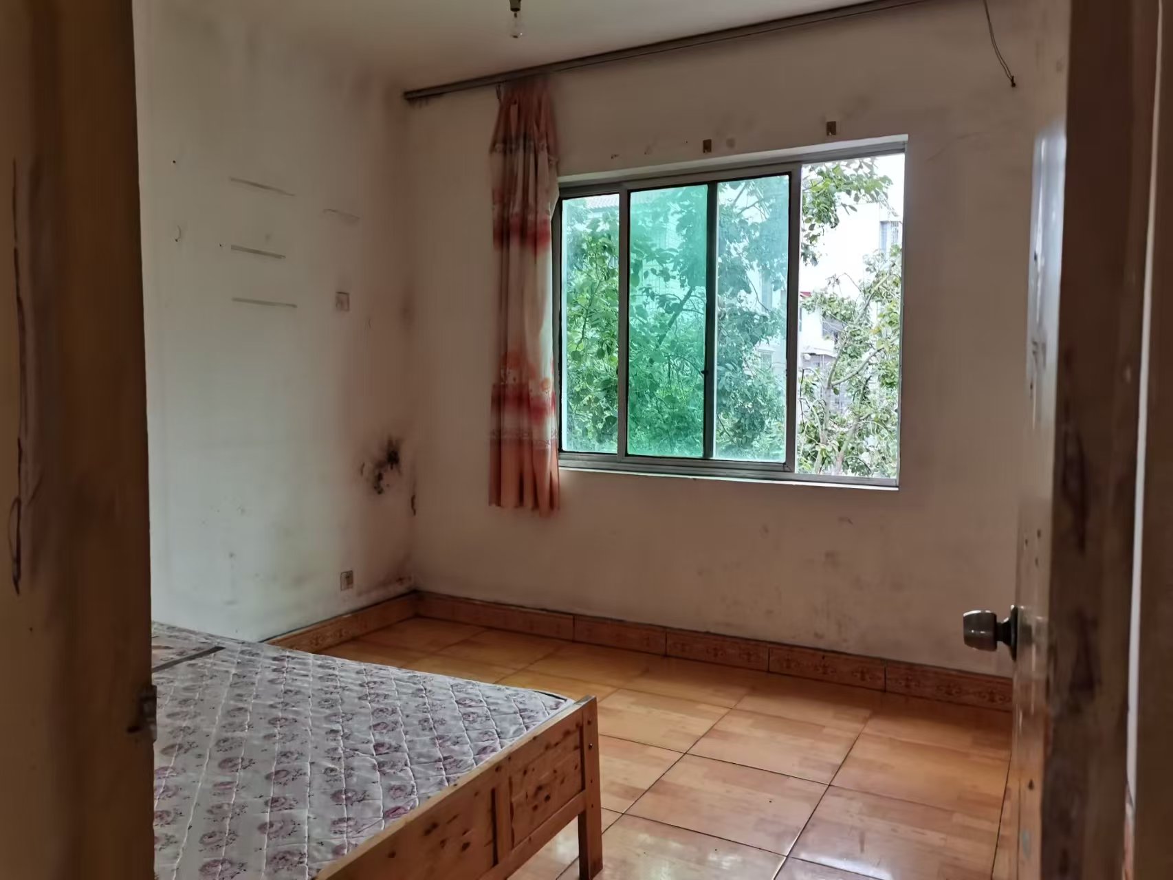 绵阳嘉来老龙山小区，2室1厅1卫，65㎡，普装，租金600元/月 绵阳租房
