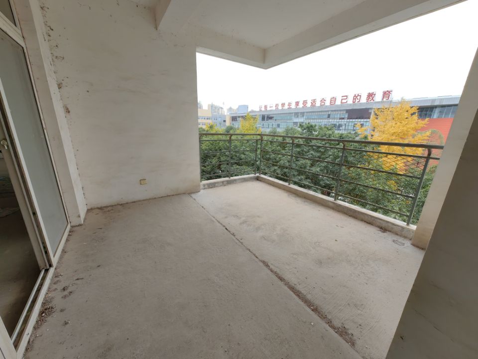 绵阳小岛花园二期，3室2厅2卫，152.00㎡，毛坯，售价107.00万 绵阳二手房