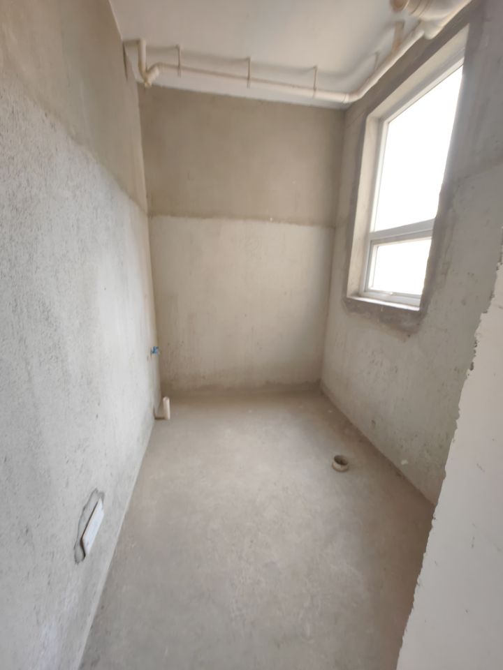 绵阳小岛花园二期，3室2厅2卫，152.00㎡，毛坯，售价107.00万 绵阳二手房