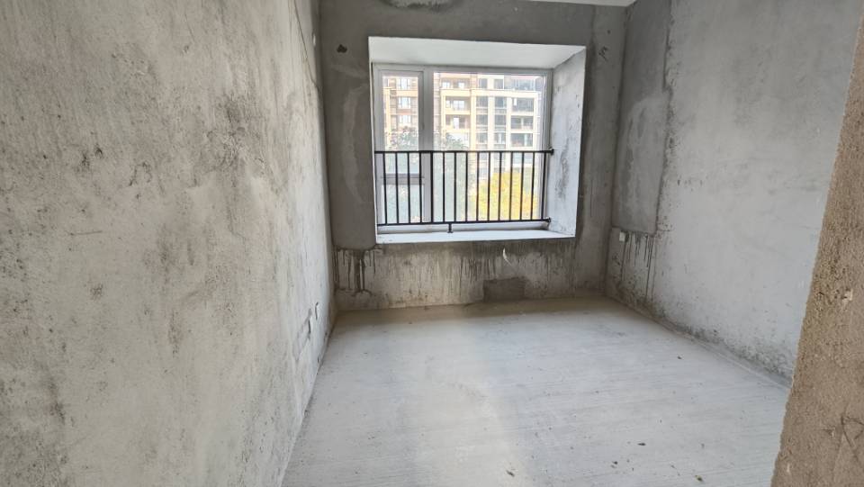 绵阳长虹橡树郡，4室2厅2卫，116㎡，售价83万 绵阳二手房