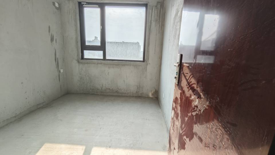 绵阳长虹橡树郡，4室2厅2卫，116㎡，售价83万 绵阳二手房