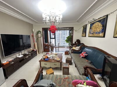 恒大翡翠华庭，4室2厅2卫，142㎡，精装，售价135万