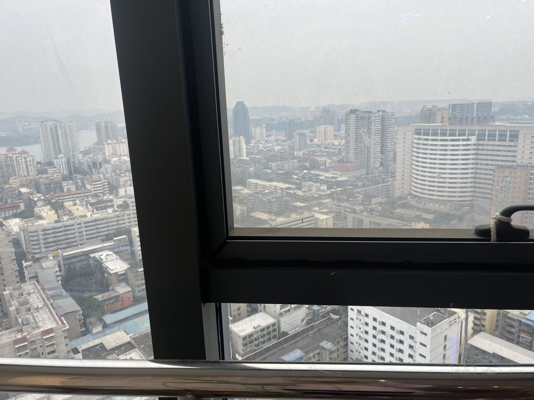 绵阳瀚威城市中心，1室1厅1卫，65.00㎡，普装，售价53万 绵阳二手房