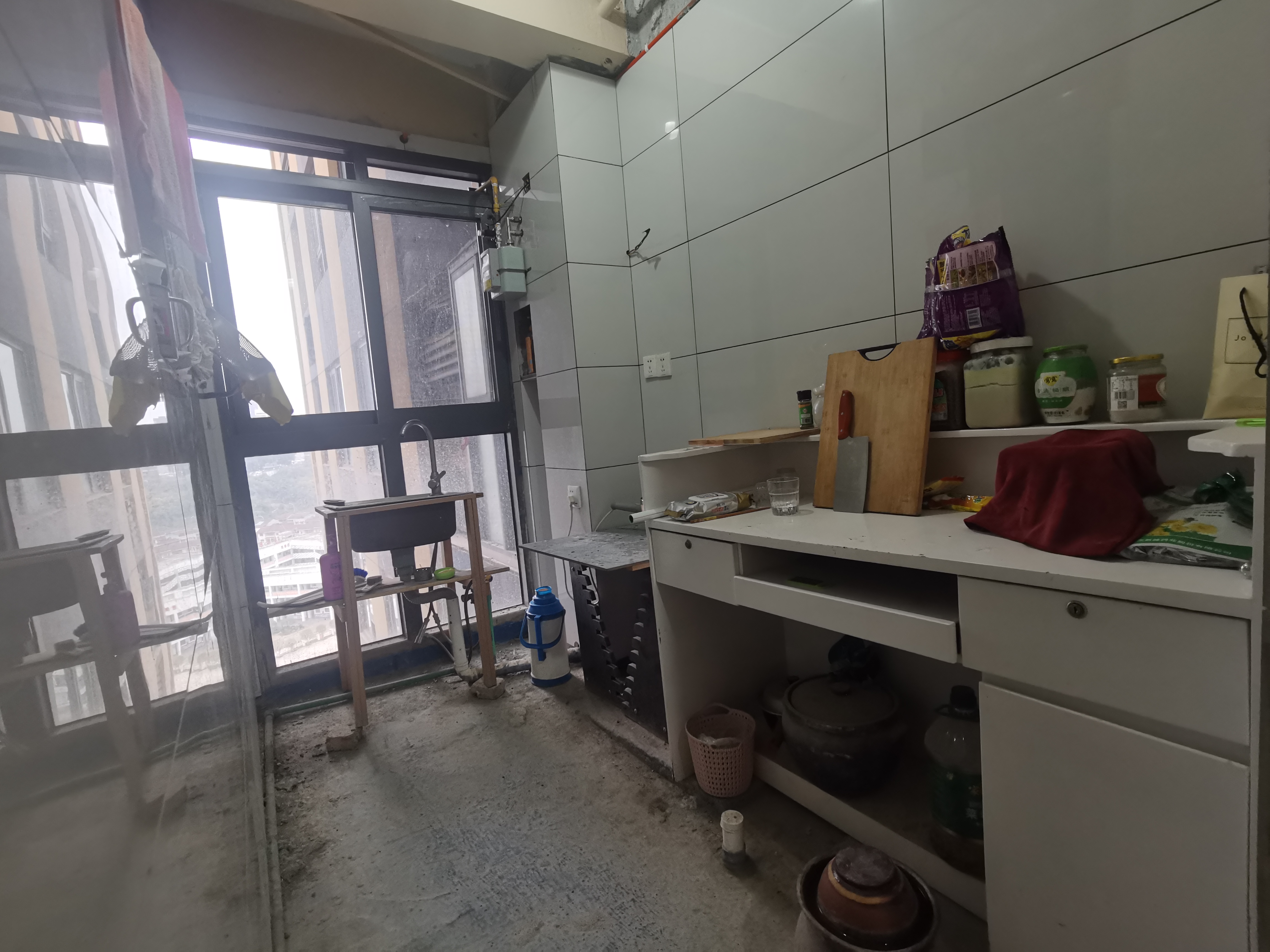 绵阳东原观天下二期，4室2厅2卫，124.00㎡，毛坯，售价130.00万 绵阳二手房