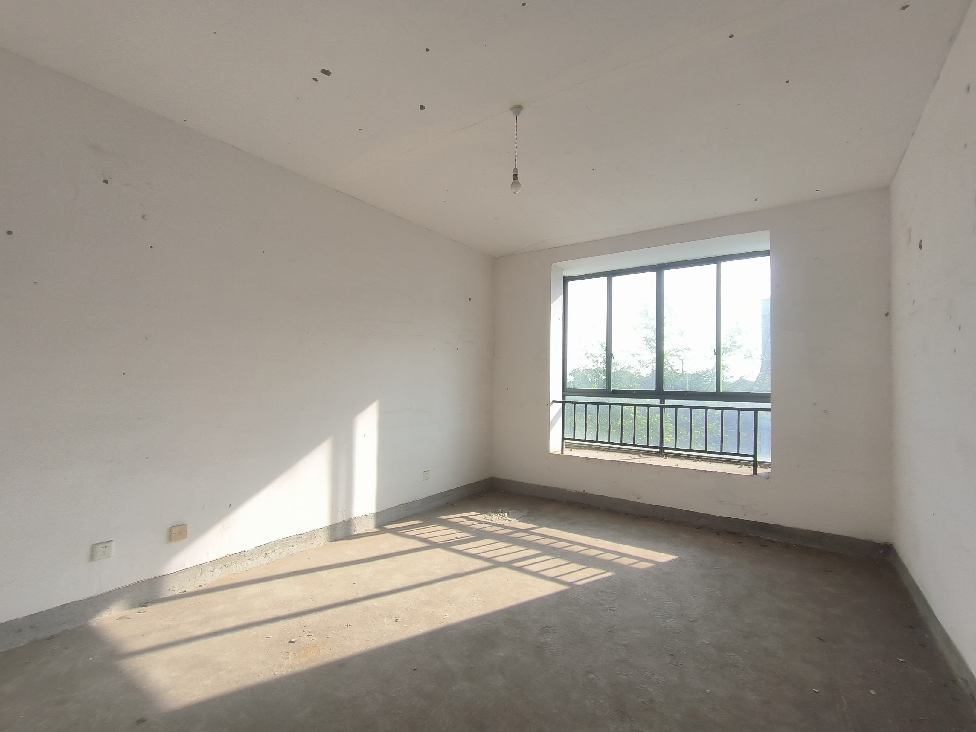 绵阳倍特景苑B区，4室2厅2卫，162.58㎡，毛坯，售价110.00万 绵阳二手房